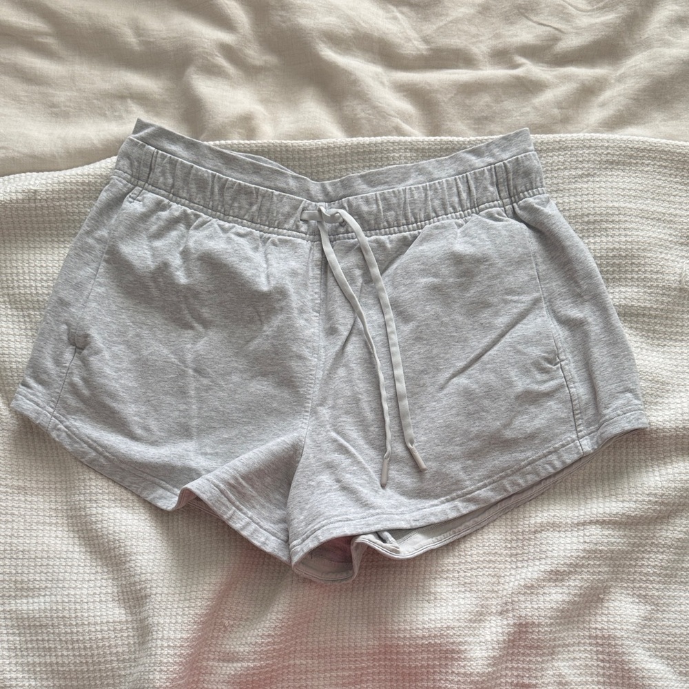 Lululemon | Women's Inner Glow HR Short 3" Heather Gray Shorts | 10